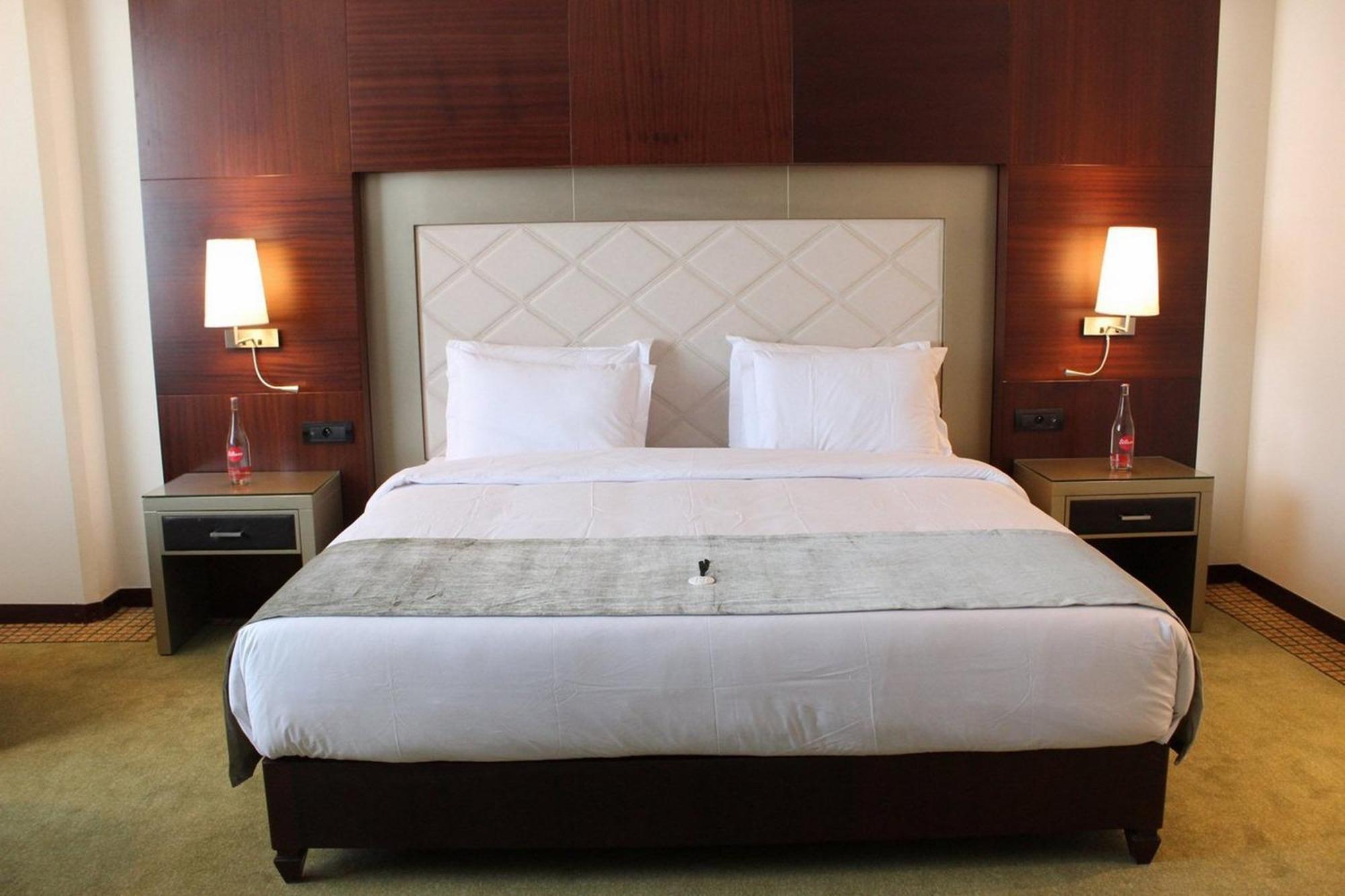 Grand Mogador City Center Καζαμπλάνκα Εξωτερικό φωτογραφία A bedroom at the hotel